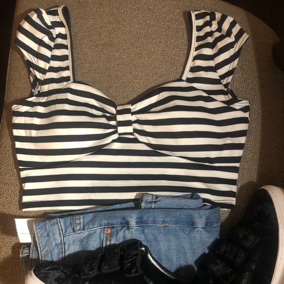 Tops - Crop top size large